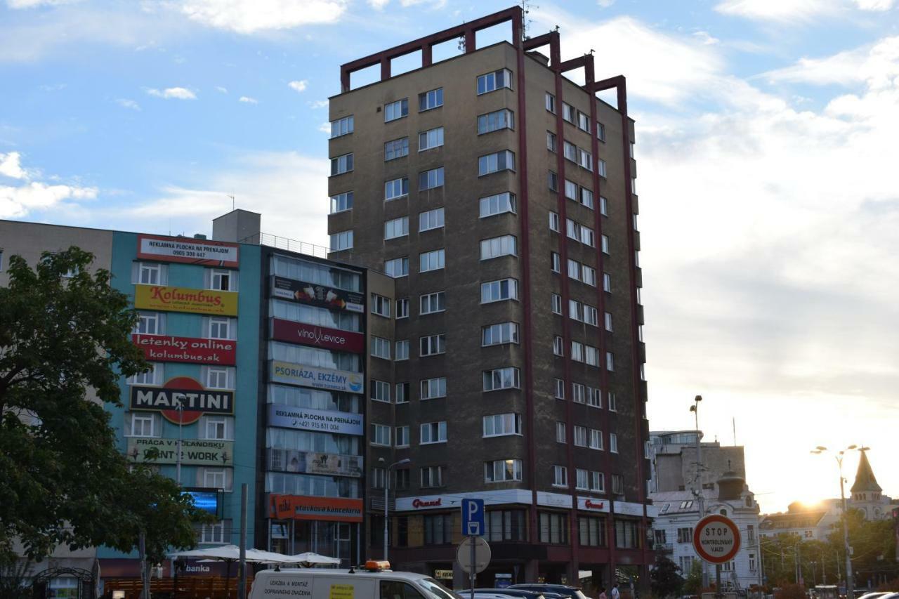 22Nd Uprising Square Apartment Bratislava Exterior photo
